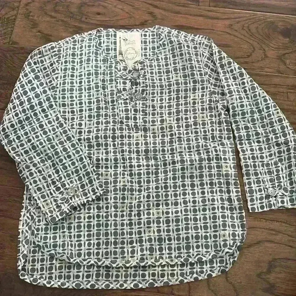 La faute a Voltaire Long Sleeve tunic - Picture 1 of 3